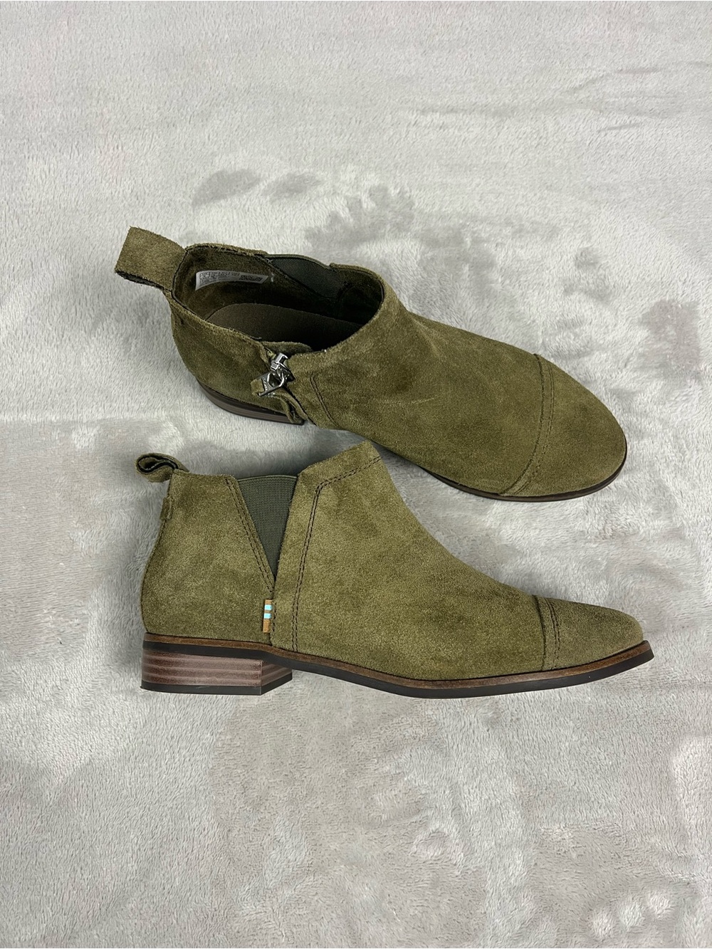 TOMS Reese Suede Chelsea Ankle Boots Taupe Olive Side Zip Size 6